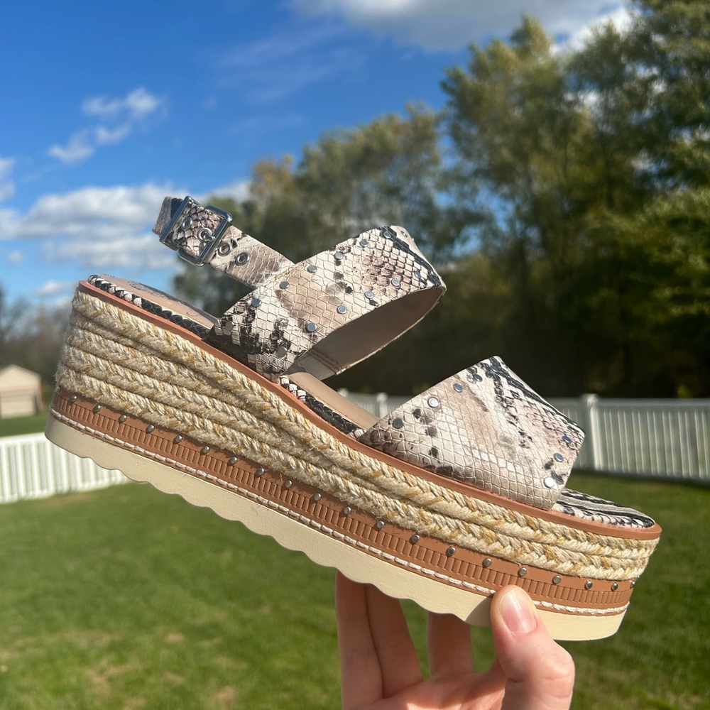 Vince Camuto Marsa Neutral Snakeskin Platform Jute Wedge Espadrille Sandals 12